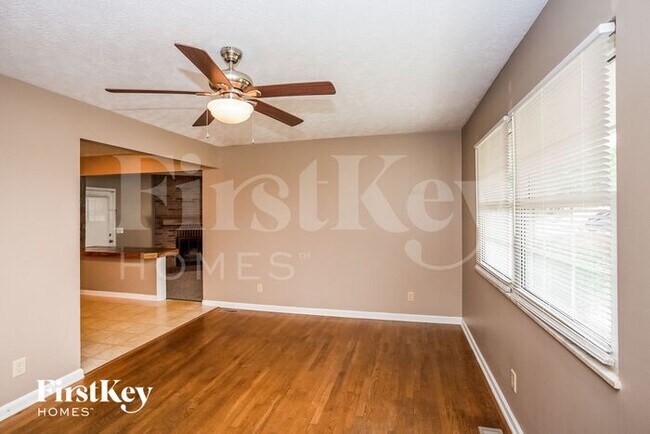 Photo - 3503 Royal Oak Dr