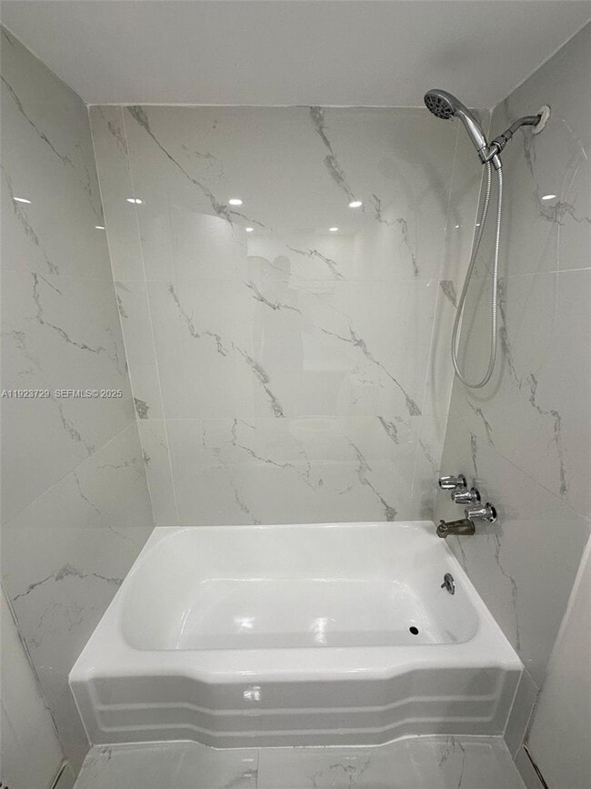 Photo - 1520 NE 56th St Unit 8