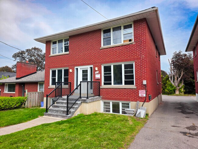 Photo - Beautifully Updated Apartment! (2 Bed, 1.5... Unit LOWER