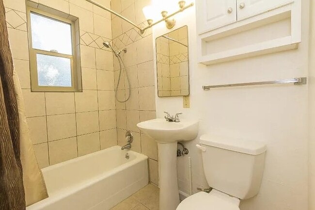 Photo - 414 W Leroux St