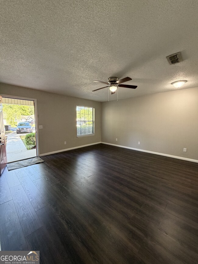 Photo - 73 Talbot Ct