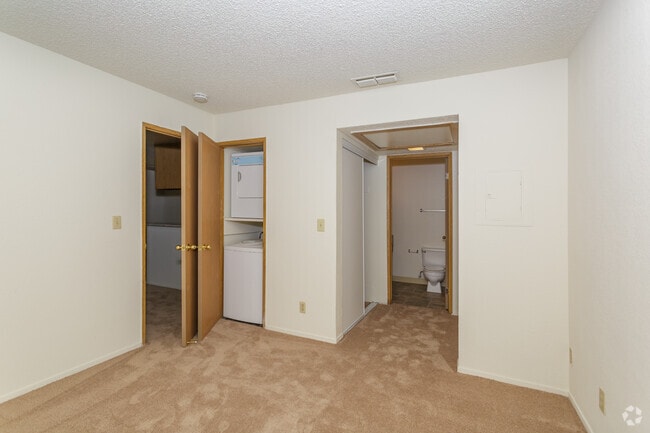 1BR, 1BA - 635 SF