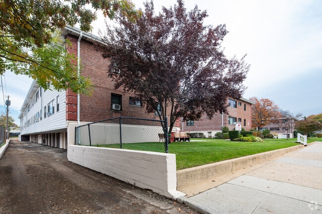 Photo - Flowerview Gardens