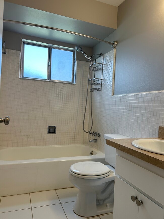 Photo - 1830 Axtell Dr Unit 4