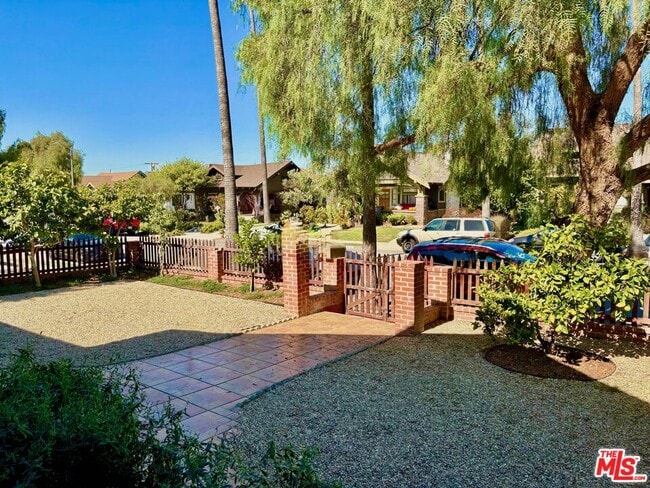 Photo - 2130 W 29th Pl