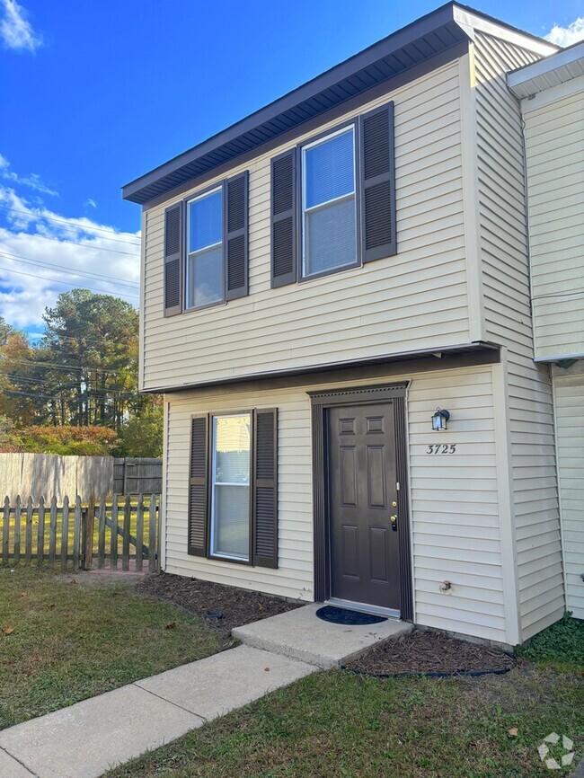 Building Photo - LOVELY END-UNIT TOWNHOME IN CHURCHLAND ARE...