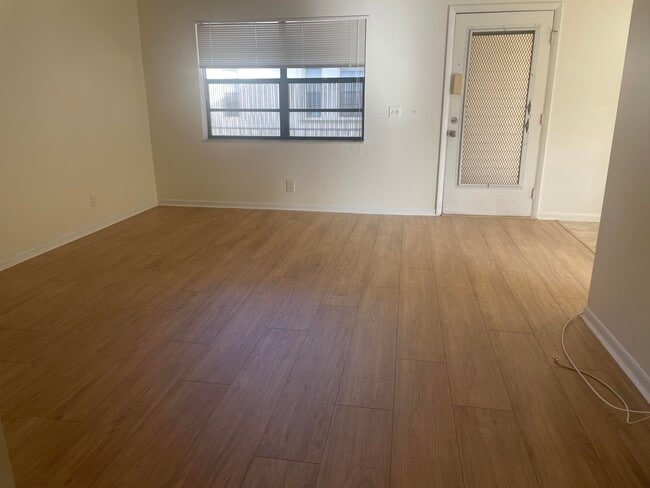 Photo - 83 Capri B Unidad B