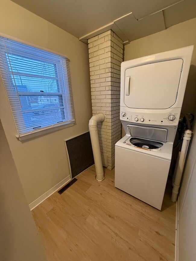 Photo - 2 Bedroom/ 1 Bathroom House