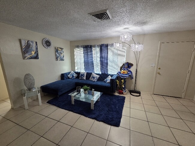Photo - 9935 Marlinton Ln