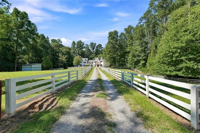13770 Birmingham Hwy