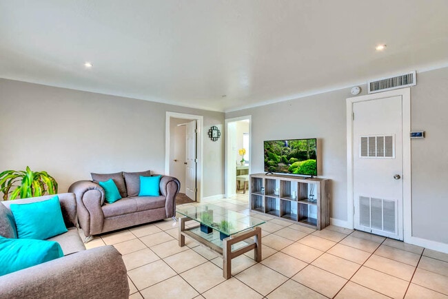 Photo - 1001 Atwood Dr