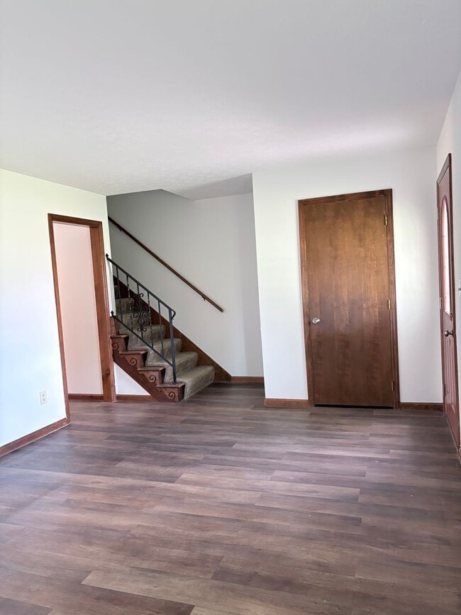 Photo - Huge 3 bedroom 2.5 bath town home with a 2 car garage. Unidad 7343