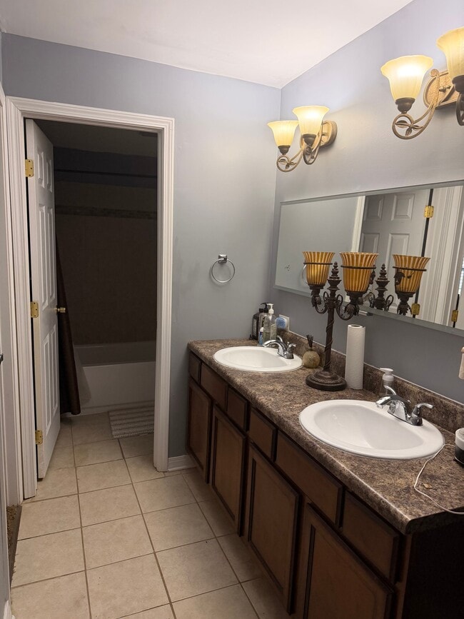 Photo - 742 Peeples St SW