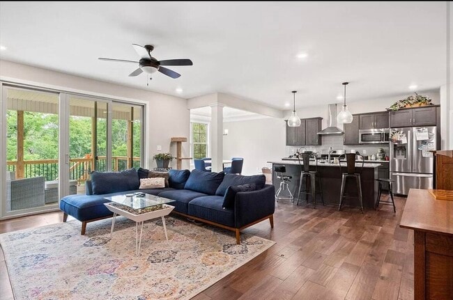 Photo - 4300 Steamboat Rd