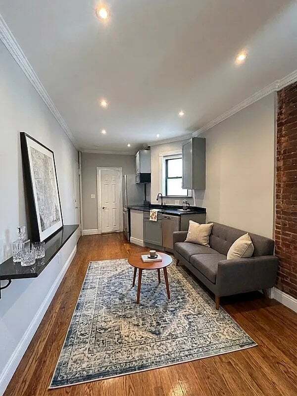 219 E 23rd St Unit 16A