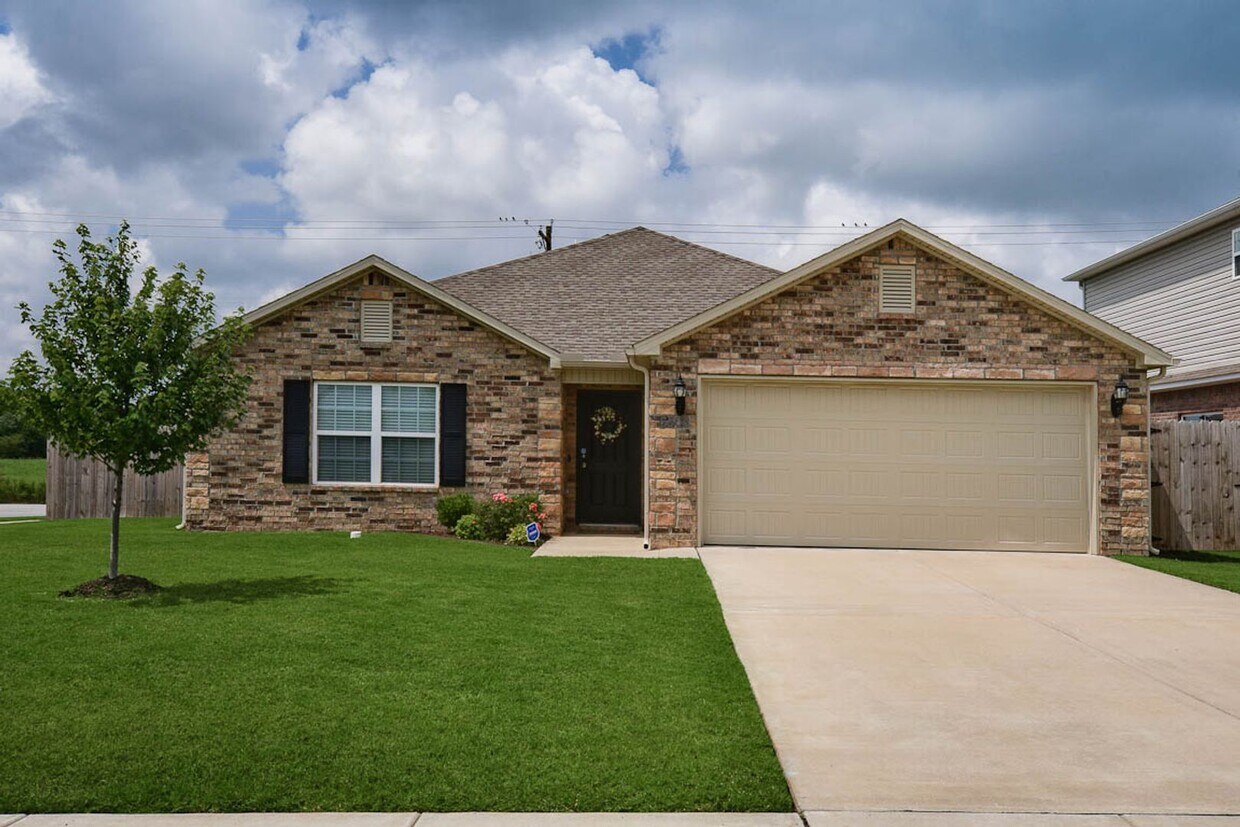 Beautiful + Well-Maintained Home in Benton... - Beautiful + Well-Maintained Home in Benton...