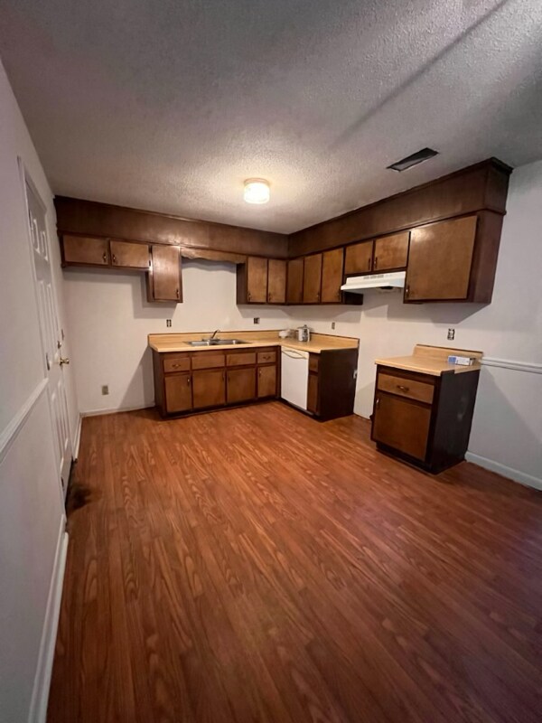 Photo - 130 James Ave