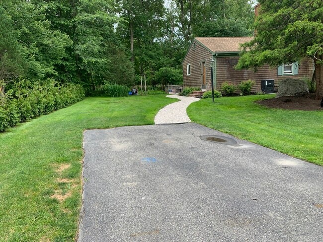 24 Jane Ln Unit 1