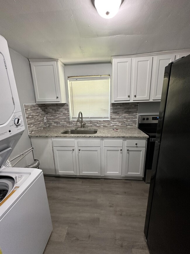 Photo - 9050 7th Ave