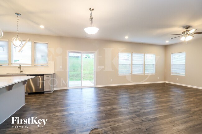 Photo - 124 Benford Dr