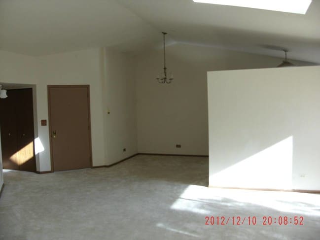 Building Photo - 1665 Commodore Ct Unit 8 Rental