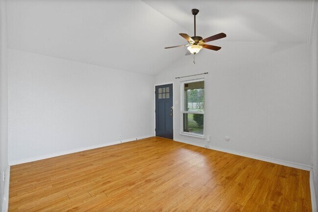 Photo - 5305 West Gate Blvd Unidad A