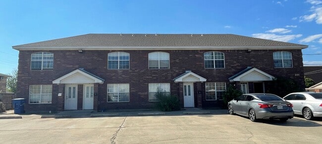 Building Photo - 211 N 3rd St Rental