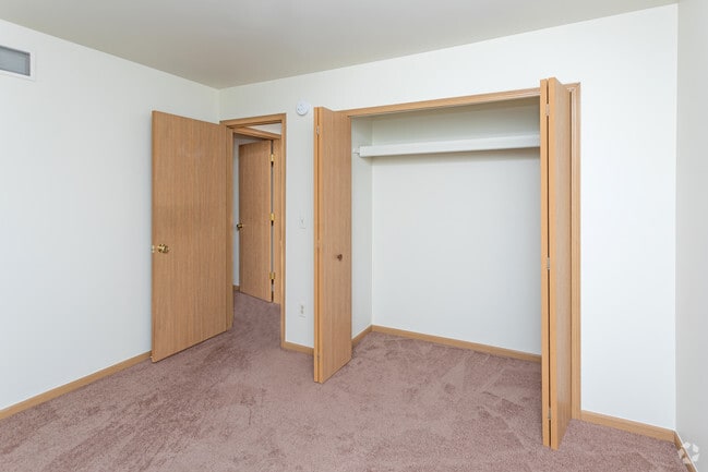 2BR, 1BA - 980 SF 2nd Floor