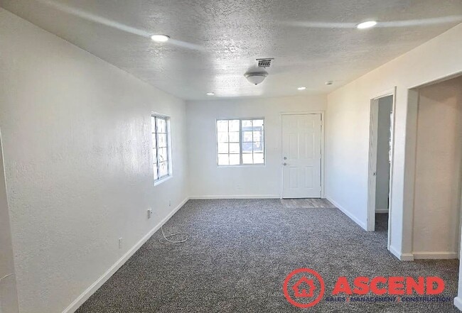 Photo - 3 Bedroom | 1 Bathroom Apartment — Delano