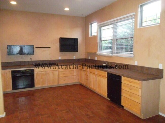 Photo - Four Bedroom/Three Bath home in Civano!