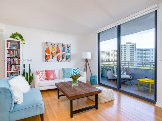 Photo - 1330 West Ave Unit 711