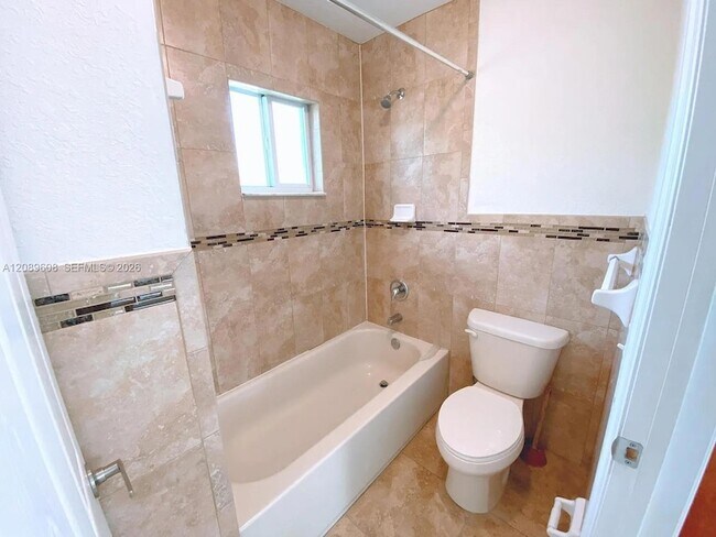 11102 NE 14th Ave