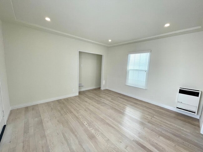 10368-10384 1/2 Bellwood Ave