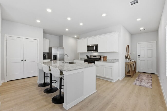 Photo - 16215 Globetrotter Ct