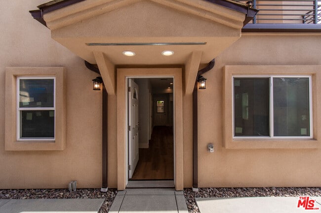 Photo - 2210 S Harcourt Ave