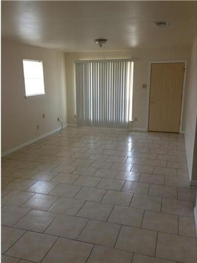 Photo - cdb4110 Unit 1