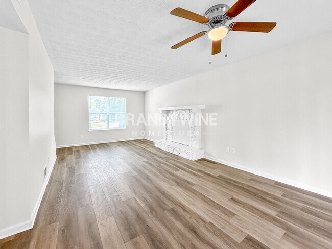 Photo - 1096 Brandon Hill Way