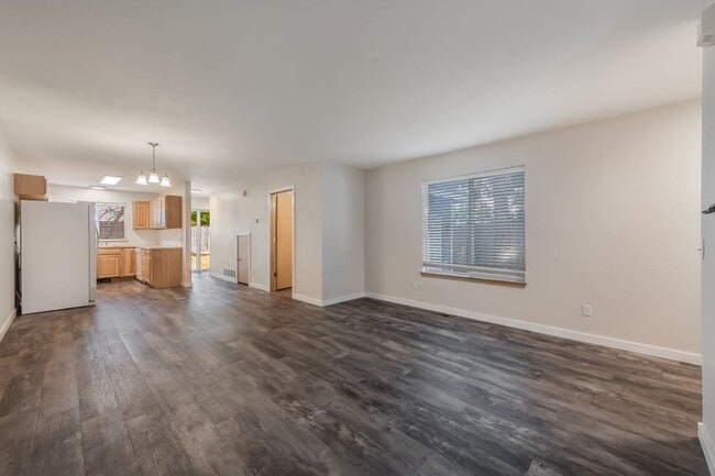 Photo - 4019 E 2nd Ave Unidad 1