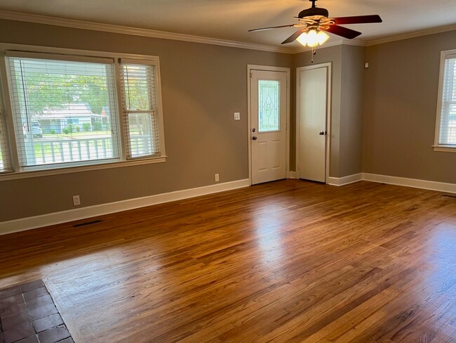 Photo - 436 Berkeley St SE