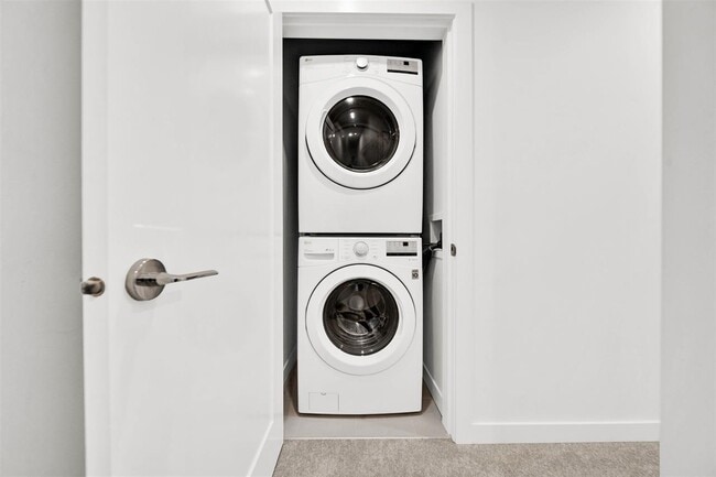 Photo - 7288-7188 188 St