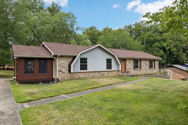 Photo - Pet Friendly Four Bedroom with Basement!