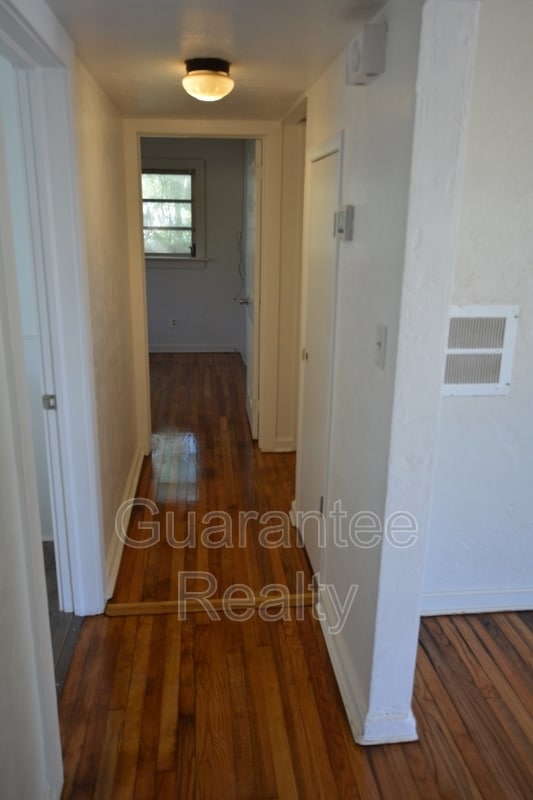 Photo - 609 SE 31st Ave