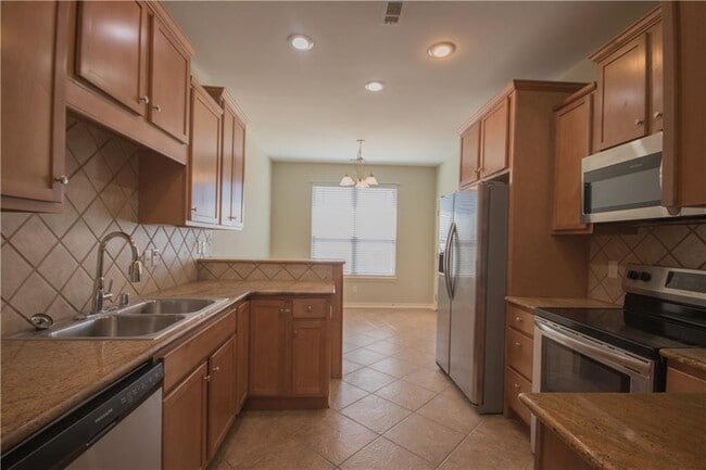 Photo - 3203 SW Camden Dr