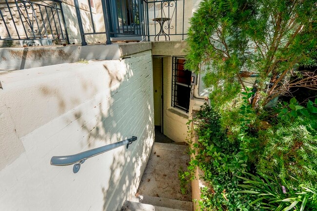 Photo - 1759 Lamont St NW Unit B