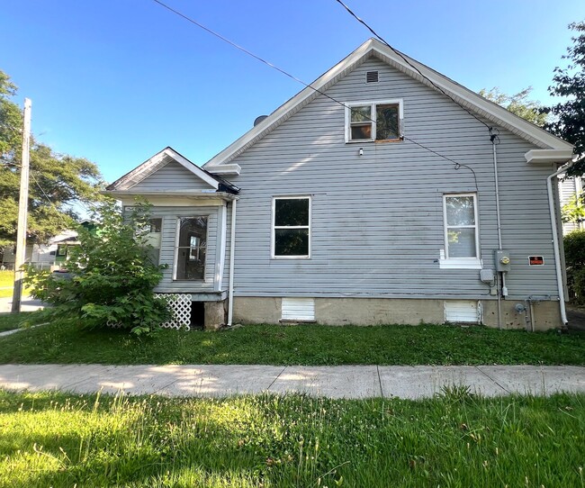 Photo - 305 S Maffit St