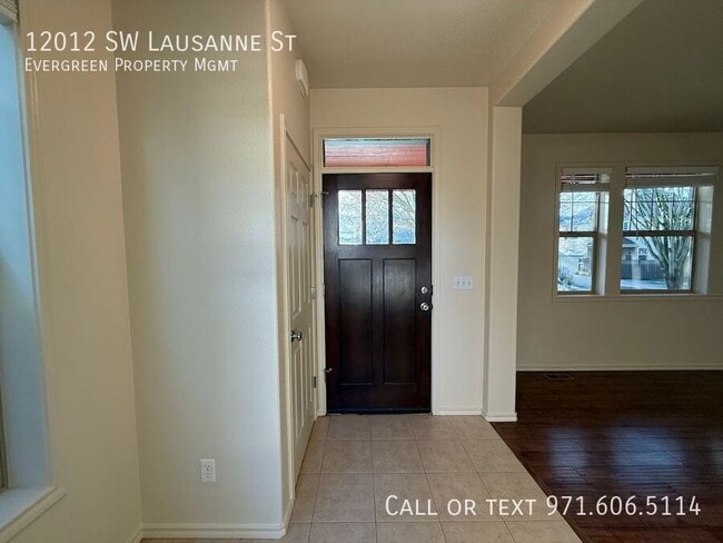 Photo - 12012 SW Lausanne St