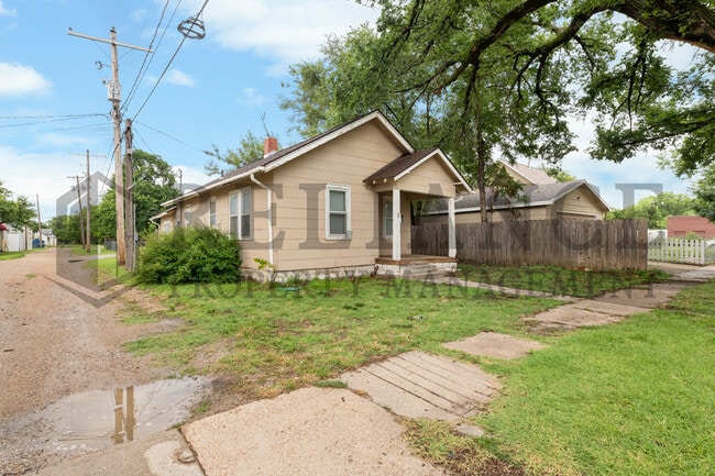 Photo - 1710 W 1st St N