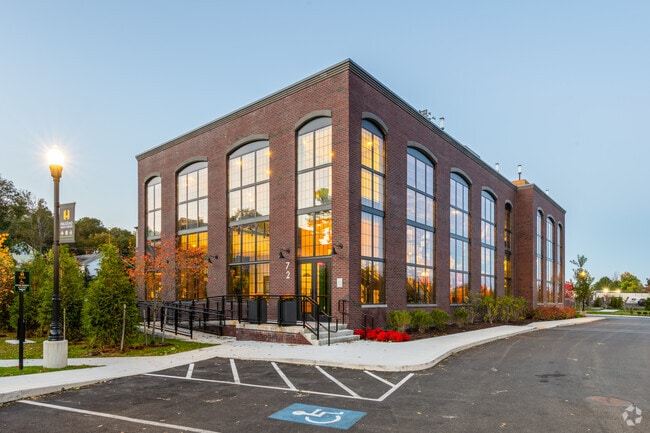Building Photo - Halstead Salem Station Rental