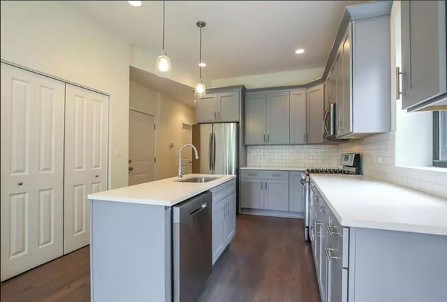 Photo - 2852 W Shakespeare Ave Unidad 3