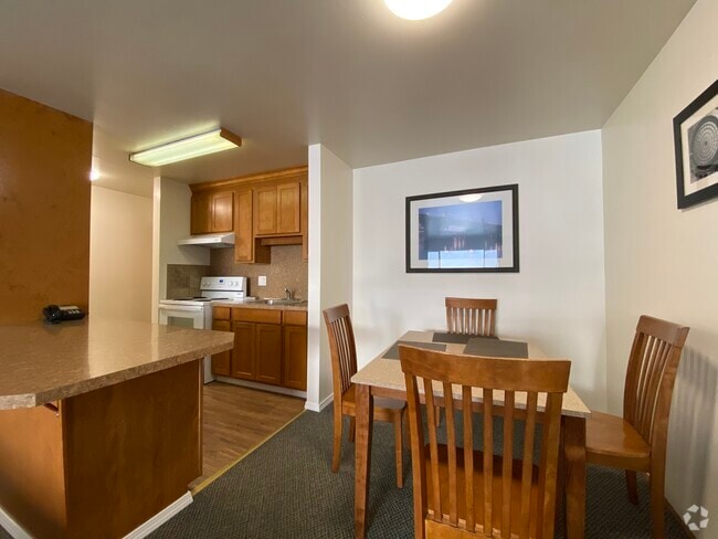 Building Photo - 4731 12th Ave NE Unit 304 Rental